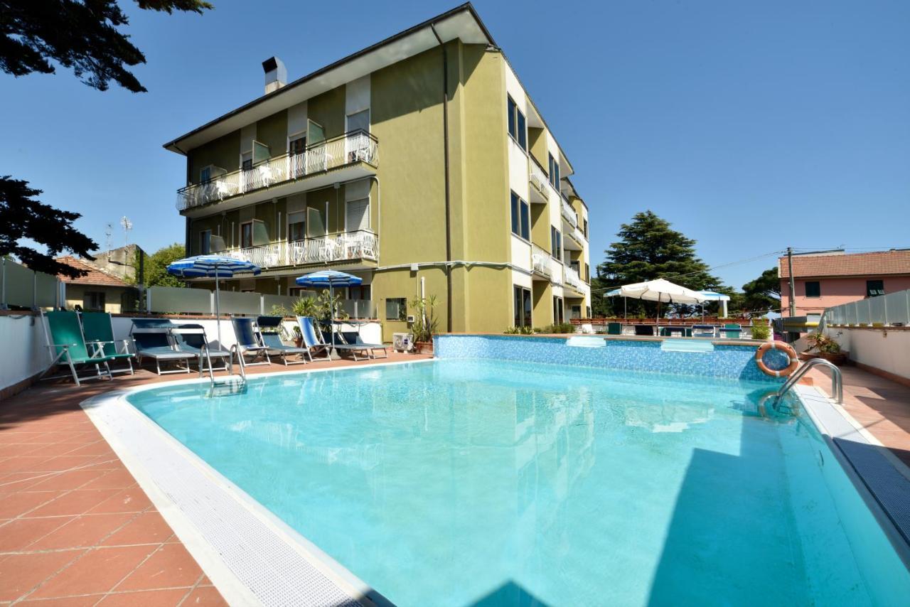 Hotel Diano Marina Mhotelsgroup Kültér fotó